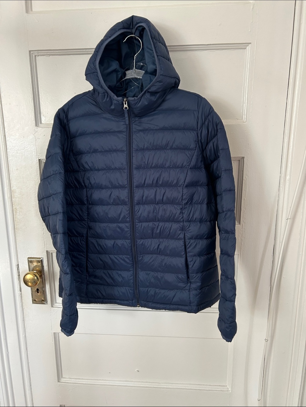 Amazon Essentials Women's Hooded Quilted Puffer Jacket in Navy Blue, Size L, EUC